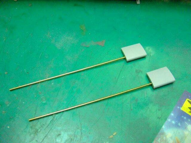 2隻前部潛降舵部位完工